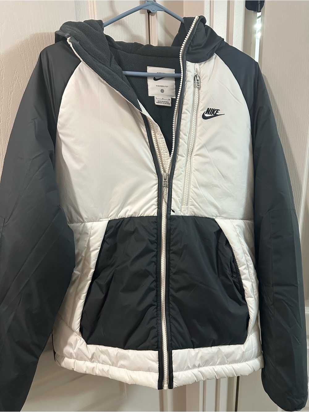 Nike Men’s Black and White Hooded Puffer Jacket